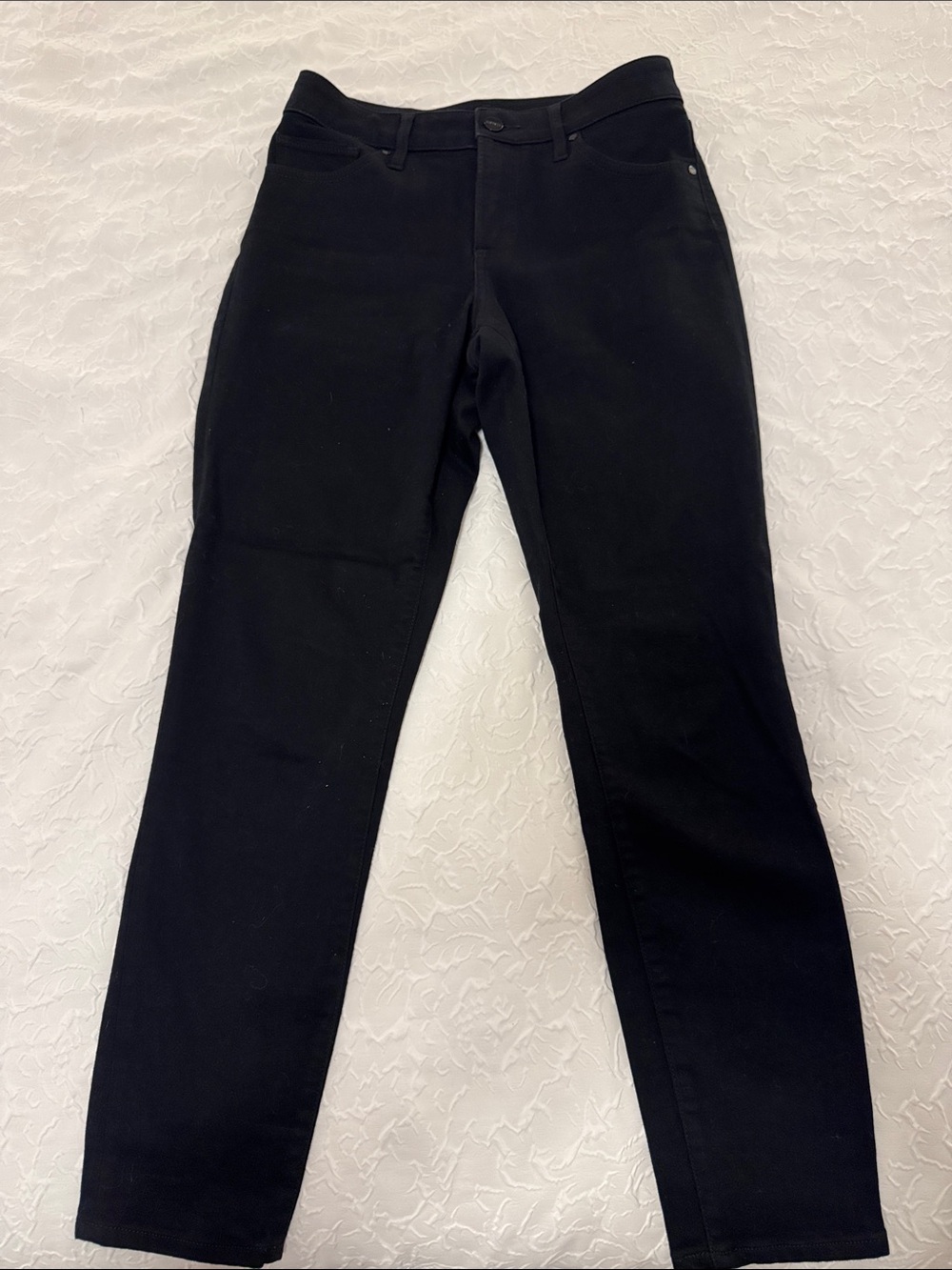 Express Black Women's Skinny Jeans - Sleek Stretch Denim